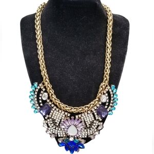 CHARMING CHARLIE NWOT RHINESTONE STATEMENT NECKLACE
